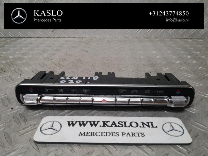 Używane Panel climatronic Mercedes CLA Shooting Brake (118.6) 1.3 CLA-200 Turbo 16V Cena € 50,00 Procedura marży oferowane przez kaslo auto parts