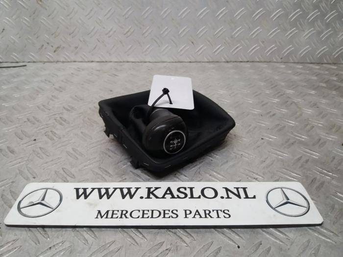 Gear stick cover from a Mercedes-Benz C (W205) C-200 1.6 CDI BlueTEC, C-200 d 16V 2015