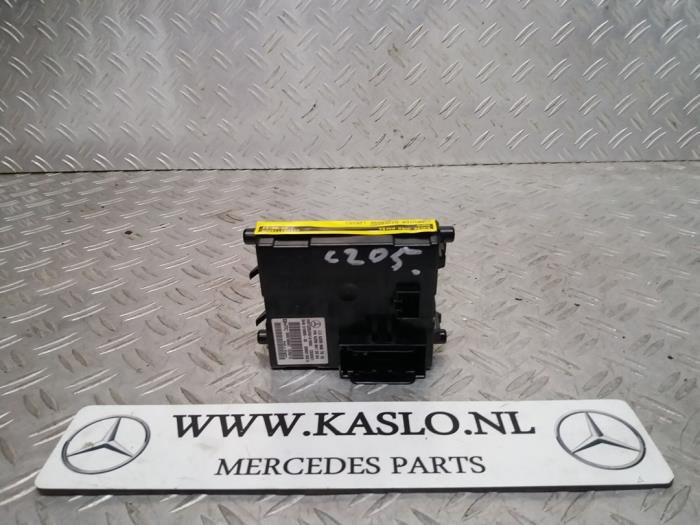 Ordenador varios de un Mercedes-Benz C (W205) C-200 1.6 CDI BlueTEC, C-200 d 16V 2015