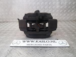 Used Front brake calliper, left Mercedes S (W220) 3.2 S-320 18V Price € 50,00 Margin scheme offered by kaslo auto parts