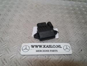 Used Glow plug relay Mercedes CLS (C219) 320 CDI 24V Price € 50,00 Margin scheme offered by kaslo auto parts