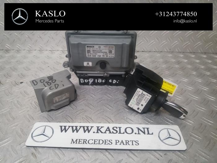 Used Ignition lock + computer Mercedes B (W245) 2.0 B-180 CDI 16V Price € 200,00 Margin scheme offered by kaslo auto parts
