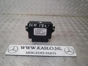 Used Parking brake module Mercedes SLK (R172) 2.1 250 CDI 16V BlueEFFICIENCY Price € 50,00 Margin scheme offered by kaslo auto parts