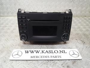 Usagé Radio/Lecteur CD Mercedes A (W169) 2.0 A-160 CDI 16V 5-Drs. Prix € 50,00 Règlement à la marge proposé par kaslo auto parts