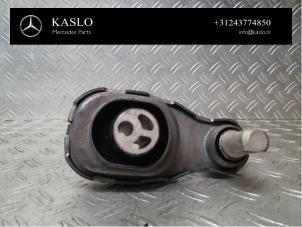 Engine mount from a Mercedes-Benz A (177.0) 1.3 A-180 Turbo 16V 2019