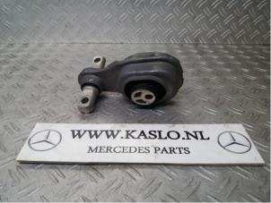 Usagé Support moteur Mercedes A (177.0) 1.3 A-180 Turbo 16V Prix € 30,00 Règlement à la marge proposé par kaslo auto parts