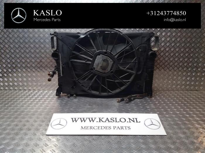 Gebrauchte Kühler Mercedes CLS (C219) 320 CDI 24V Preis auf Anfrage angeboten von kaslo auto parts