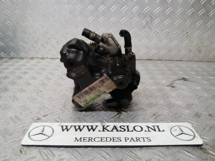 Pompe carburant mécanique d'un Mercedes-Benz S (W222/V222/X222) 3.0 S-350 BlueTec, S-350 d 24V 2015