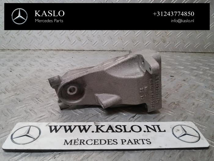 Used Engine mount Mercedes S (222.0/222.1) 3.0 S-350 BlueTEC, S-350d 24V Price € 50,00 Margin scheme offered by kaslo auto parts
