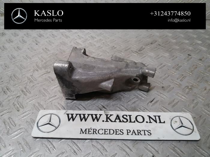 Usagé Support moteur Mercedes S (222.0/222.1) 3.0 S-350 BlueTEC, S-350d 24V Prix € 50,00 Règlement à la marge proposé par kaslo auto parts