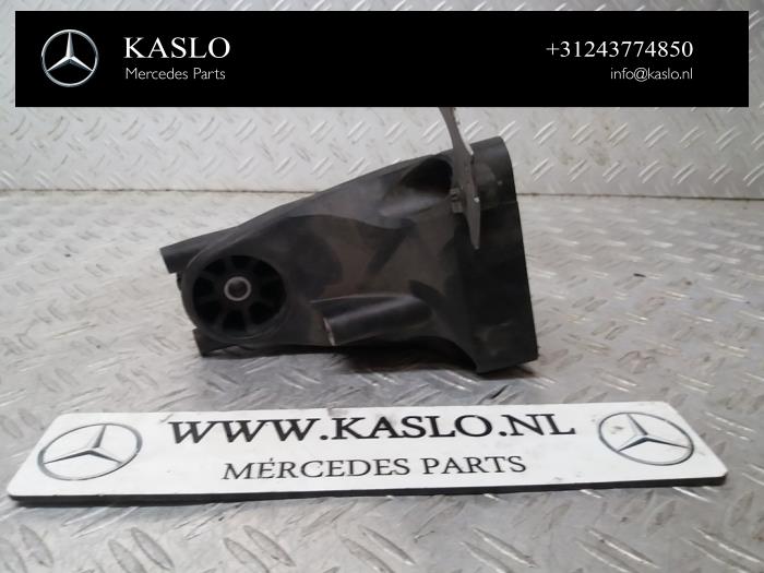 Used Engine mount Mercedes S (222.0/222.1) 3.0 S-350 BlueTEC, S-350d 24V Price € 50,00 Margin scheme offered by kaslo auto parts