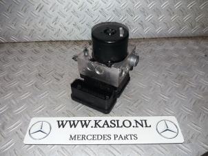 Używane Pompa ABS Mercedes C (W204) 2.2 C-220 CDI 16V BlueEFFICIENCY Cena € 100,00 Procedura marży oferowane przez kaslo auto parts