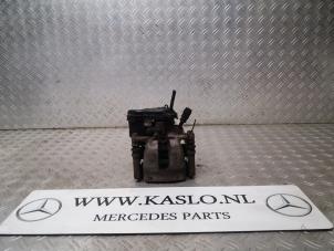 Used Rear brake calliper, left Mercedes SLK (R172) 2.1 250 CDI 16V BlueEFFICIENCY Price € 100,00 Margin scheme offered by kaslo auto parts