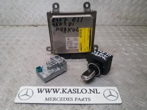Usagé Serrure de contact + ordinateur Mercedes E (C207) E-250 CDI 16V Prix € 250,00 Règlement à la marge proposé par kaslo auto parts