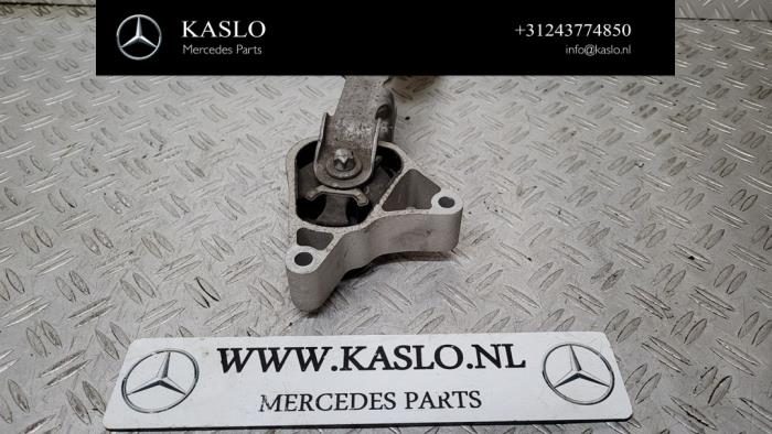 Used Engine mount Mercedes A (W176) 1.8 A-180 CDI 16V Autom. Price € 20,00 Margin scheme offered by kaslo auto parts
