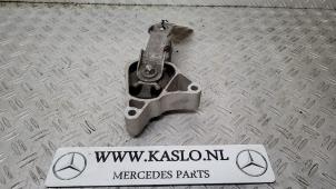 Usagé Support moteur Mercedes A (W176) 1.8 A-180 CDI 16V Autom. Prix € 20,00 Règlement à la marge proposé par kaslo auto parts