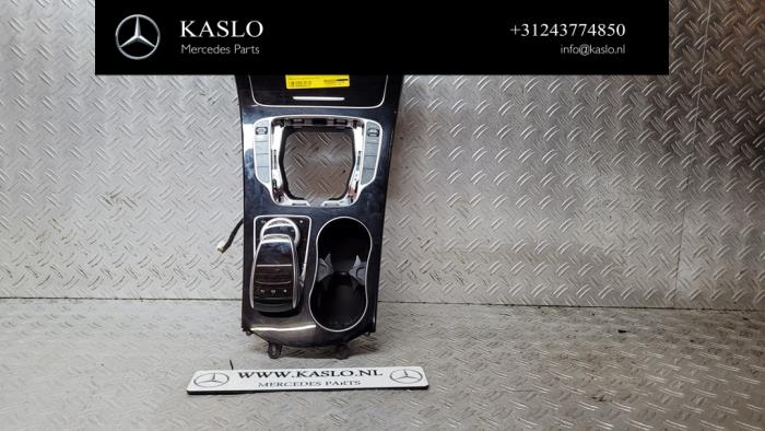 Begagnade Mittkonsol Mercedes C (W205) C-200 1.6 CDI BlueTEC, C-200 d 16V Pris € 200,00 Marginaltabell erbjuds av kaslo auto parts