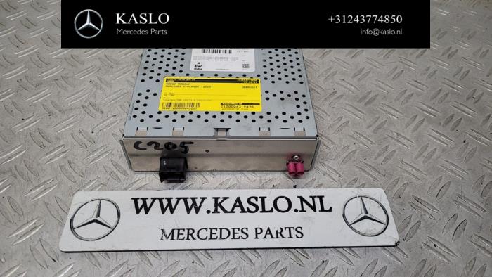Używane Modul radiowy Mercedes C (W205) C-200 1.6 CDI BlueTEC, C-200 d 16V Cena € 100,00 Procedura marży oferowane przez kaslo auto parts
