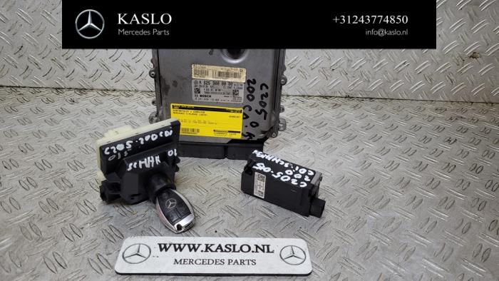 Used Ignition lock + computer Mercedes C (W205) C-200 1.6 CDI BlueTEC, C-200 d 16V Price € 300,00 Margin scheme offered by kaslo auto parts
