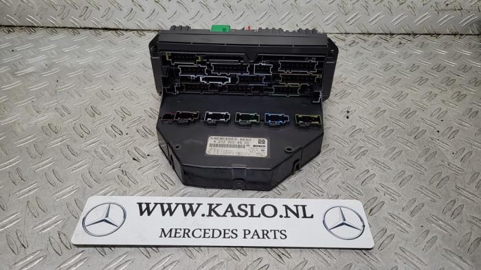 Sicherungskasten van een Mercedes-Benz C Estate (S204) 2.2 C-250 CDI 16V BlueEfficiency 2010