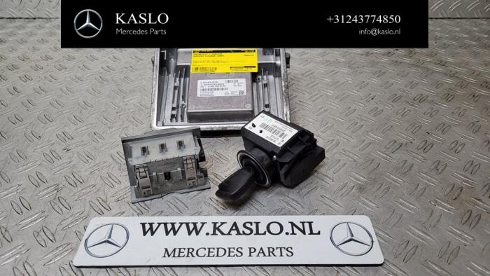 Usagé Serrure de contact + ordinateur Mercedes A (W169) 1.5 A-150 5-Drs. Prix € 200,00 Règlement à la marge proposé par kaslo auto parts