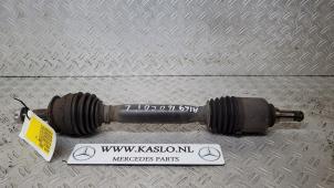 Used Front drive shaft, left Mercedes A (W169) 2.0 A-160 CDI 16V 5-Drs. Price € 100,00 Margin scheme offered by kaslo auto parts