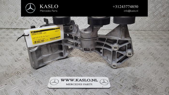 Usagé Support dynamo bas Mercedes B (W245) 2.0 B-200 CDI 16V Prix € 35,00 Règlement à la marge proposé par kaslo auto parts