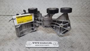 Used Alternator lower bracket Mercedes B (W245,242) 2.0 B-200 CDI 16V Price € 35,00 Margin scheme offered by kaslo auto parts