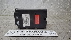 Usados Ordenador de capota Mercedes CLK (R209) 2.6 240 V6 18V Precio € 100,00 Norma de margen ofrecido por kaslo auto parts