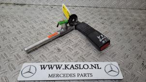 Used Rear seatbelt buckle, right Mercedes CLK (W209) Price € 35,00 Margin scheme offered by kaslo auto parts