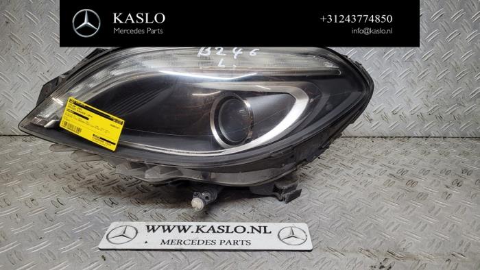 Używane Reflektor lewy Mercedes B (W246/W242) 1.5 B-180 CDI,d 16V Cena € 400,00 Procedura marży oferowane przez kaslo auto parts