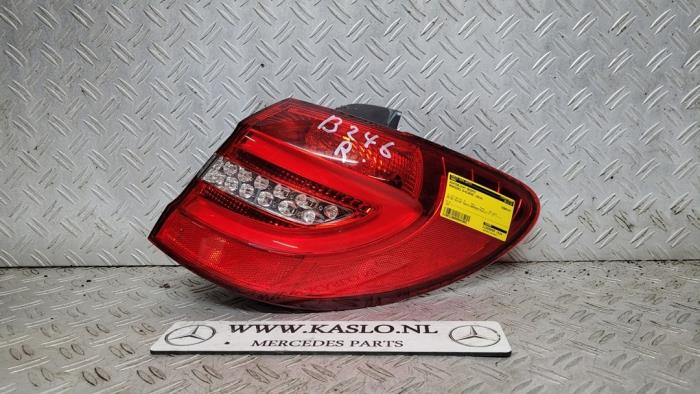 Tylne swiatlo pozycyjne prawe z Mercedes-Benz B (W246,242) 1.5 B-180 CDI 16V 2014