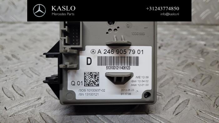 Ignition lock + computer from a Mercedes-Benz A (W176) 1.5 A-180 CDI, A-180d 16V 2013