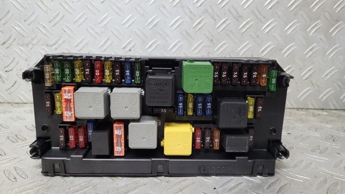 Fuse box Mercedes E E-220 CDI 16V BlueEfficiency - A2129006924 BOSCH