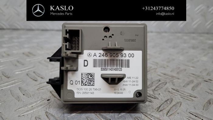 Ignition lock + computer from a Mercedes-Benz A (W176) 1.5 A-180 CDI, A-180d 16V 2012