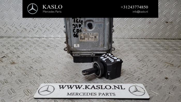 Begagnade Tändningslås + dator Mercedes ML II (164/4JG) 3.0 ML-320 CDI 4-Matic V6 24V Pris på förfrågan erbjuds av kaslo auto parts