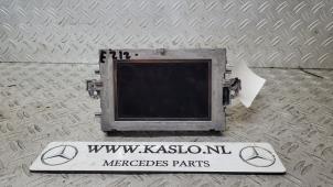Usagé Affichage navigation Mercedes E (W212) E-220 CDI 16V BlueEfficiency Prix € 50,00 Règlement à la marge proposé par kaslo auto parts