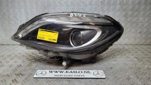 Używane Reflektor lewy Mercedes B (W246,242) 1.8 B-180 CDI BlueEFFICIENCY 16V Cena € 400,00 Procedura marży oferowane przez kaslo auto parts