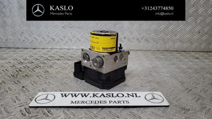 Używane Pompa ABS Mercedes C (W204) 1.8 C-180 CGI 16V Cena € 50,00 Procedura marży oferowane przez kaslo auto parts