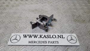 Używane Zawias drzwi prawych przednich Mercedes CLA Shooting Brake (118.6) 1.3 CLA-200 Turbo 16V Cena na żądanie oferowane przez kaslo auto parts