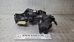 Usagé Tubulure d'admission Mercedes E (W213) E-220d 2.0 Turbo 16V Prix € 150,00 Règlement à la marge proposé par kaslo auto parts
