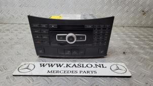Usagé Panneau de commandes navigation Mercedes E (W212) E-350 CDI BlueEfficiency 3.0 V6 24V Prix € 300,00 Règlement à la marge proposé par kaslo auto parts