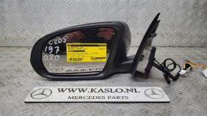 Used Wing mirror, left Mercedes C (W205) C-300d 2.0 Turbo 16V Price € 200,00 Margin scheme offered by kaslo auto parts