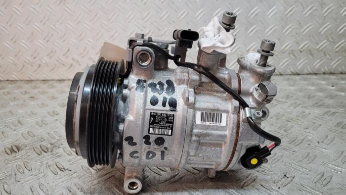 Pompa klimatyzacji z Mercedes-Benz E (R238) E-220d 2.0 Turbo 16V 2019