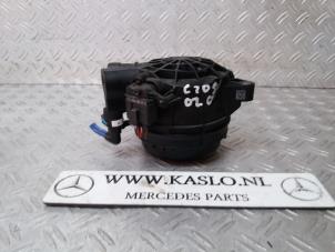 Used Fuel filter housing Mercedes C (W205) C-300d 2.0 Turbo 16V Price € 70,00 Margin scheme offered by kaslo auto parts