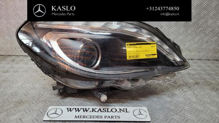 Używane Reflektor prawy Mercedes B (W246/W242) 1.8 B-200 CDI BlueEFFICIENCY 16V Cena € 400,00 Procedura marży oferowane przez kaslo auto parts