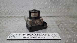 Usagé Pompe ABS Mercedes SLK (R171) 3.0 280 V6 24V Prix € 150,00 Règlement à la marge proposé par kaslo auto parts