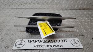Usados Rejilla Mercedes SL (R230) Precio de solicitud ofrecido por kaslo auto parts
