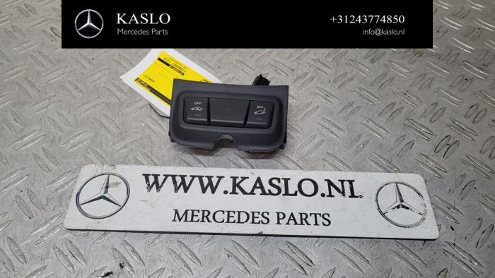 Begagnade Larmmodul Mercedes SLK (R172) 1.8 200 16V BlueEFFICIENCY Pris € 25,00 Marginaltabell erbjuds av kaslo auto parts