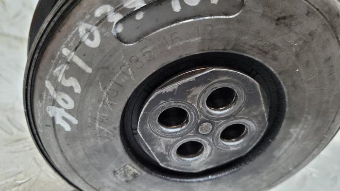 Crankshaft pulley from a Mercedes-Benz Vito (639.6) 2.2 113 CDI 16V Euro 5 2012